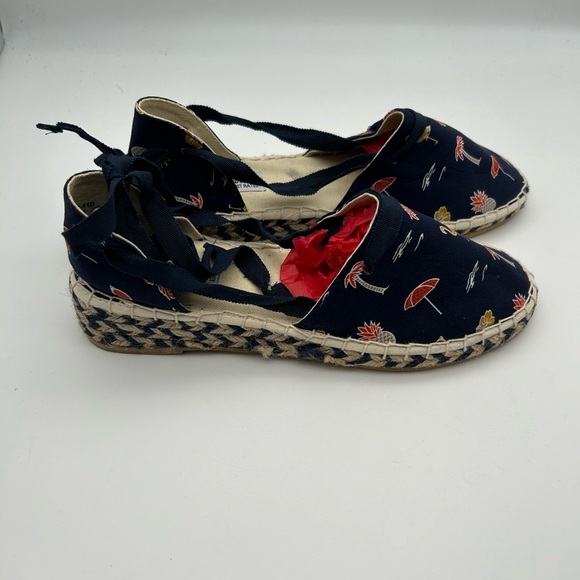 Laura Marana Not Rated Espadrilles, Blue Beach Scene, Straps Size 8.5* - Picture 4 of 8